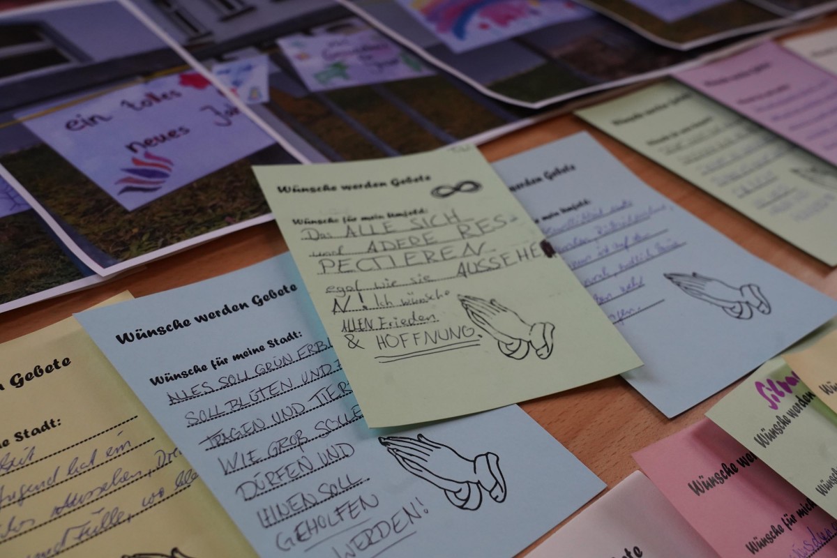 Gedanken an den Wunschwänden | Foto: Wolfgang Hesse