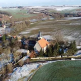 Luftbild von Dorna mit Kirche  Wolfgang Hesse